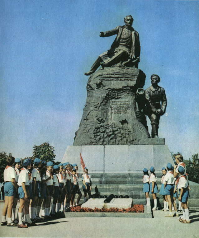 Памятник адмиралу В. А. Корнилову на Малаховом кургане