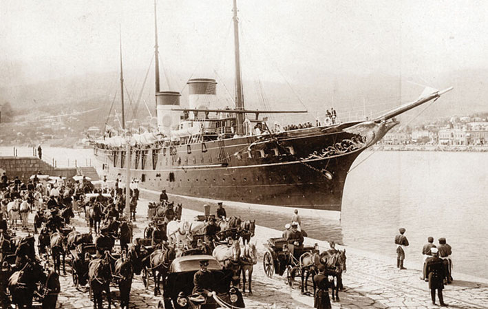 Импраторская яхта Штандарт в порту Ялты, 1898